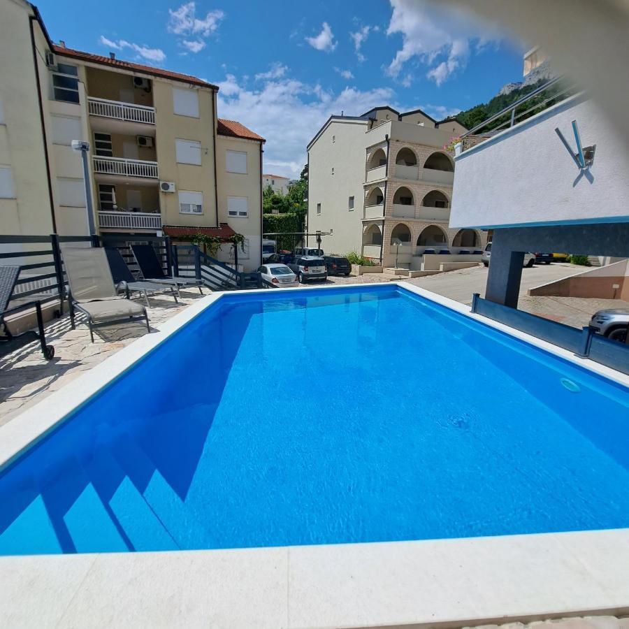 Apartments Vila Adrijana & Fitness Studio Wolf Bv Башка-Вода Экстерьер фото